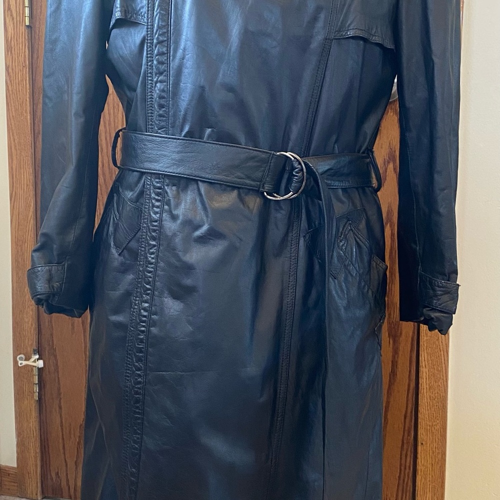 Bermans Medium Women’s Long Black Leather Trench Coat with Belt Removable Liner